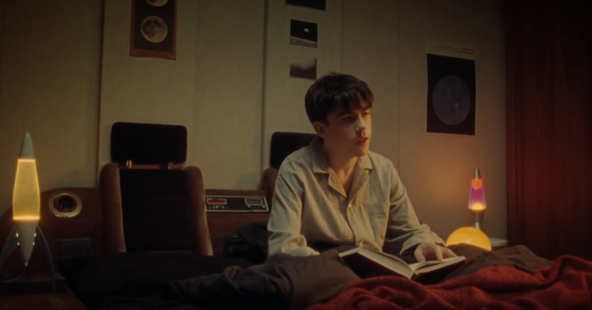 Declan McKenna débarque avec le single Be An Astronaut