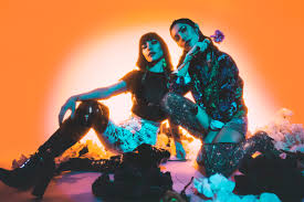The Veronicas dévoile le clip de Biting My Tongue