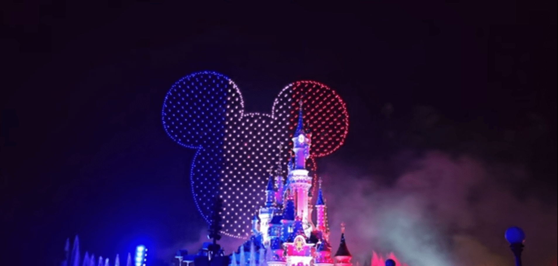 Disneyland Paris éblouit avec un spectacle époustouflant de 1500 drones pour le 14 Juillet