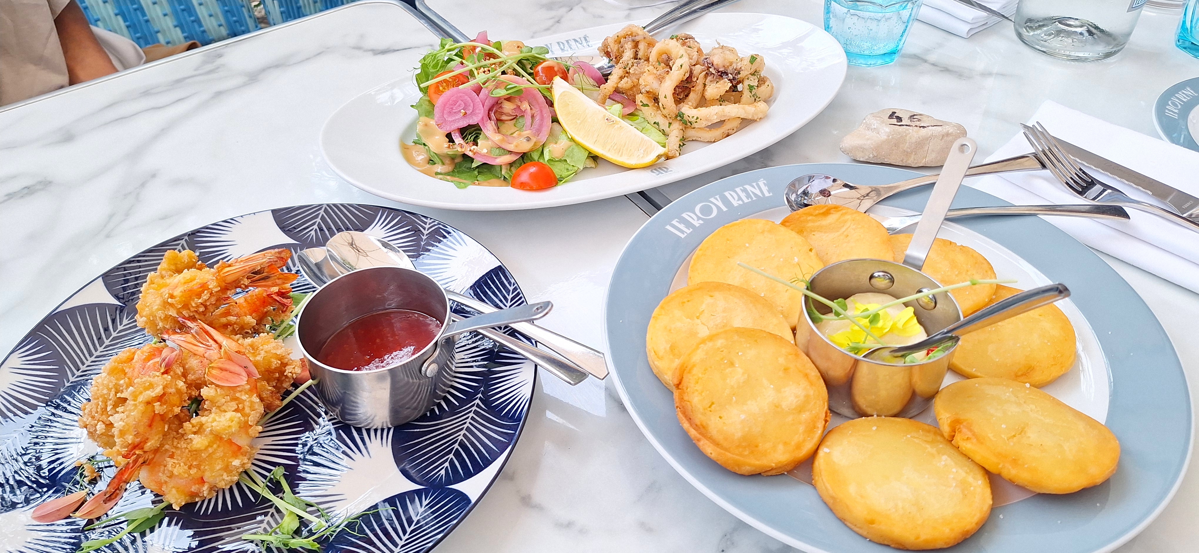 Le Roy René aux Terrasses du Port à Marseille : Un voyage culinaire au cœur de la Provence
