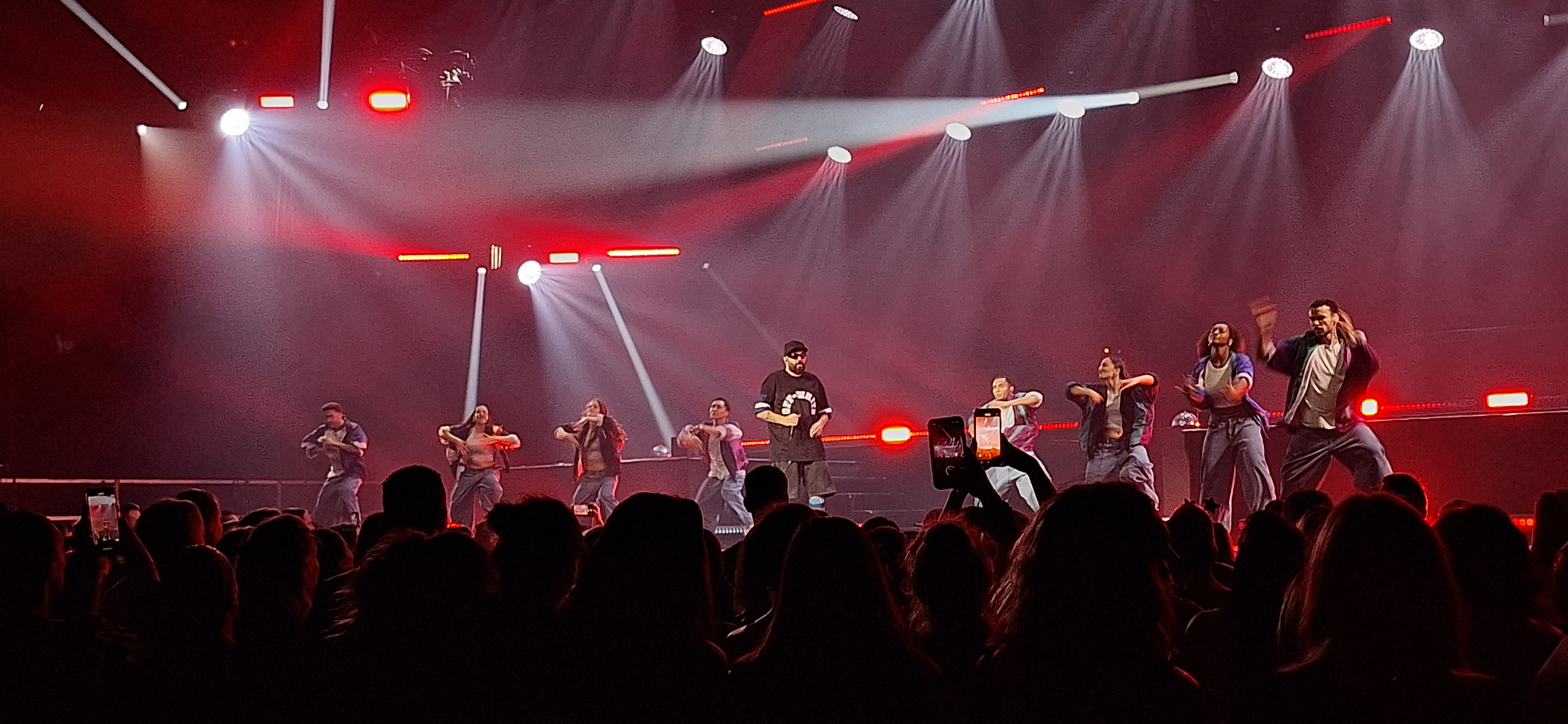 “I Gotta Feeling” : le show événement qui fait revivre les années 2000 avec les stars de la décennie