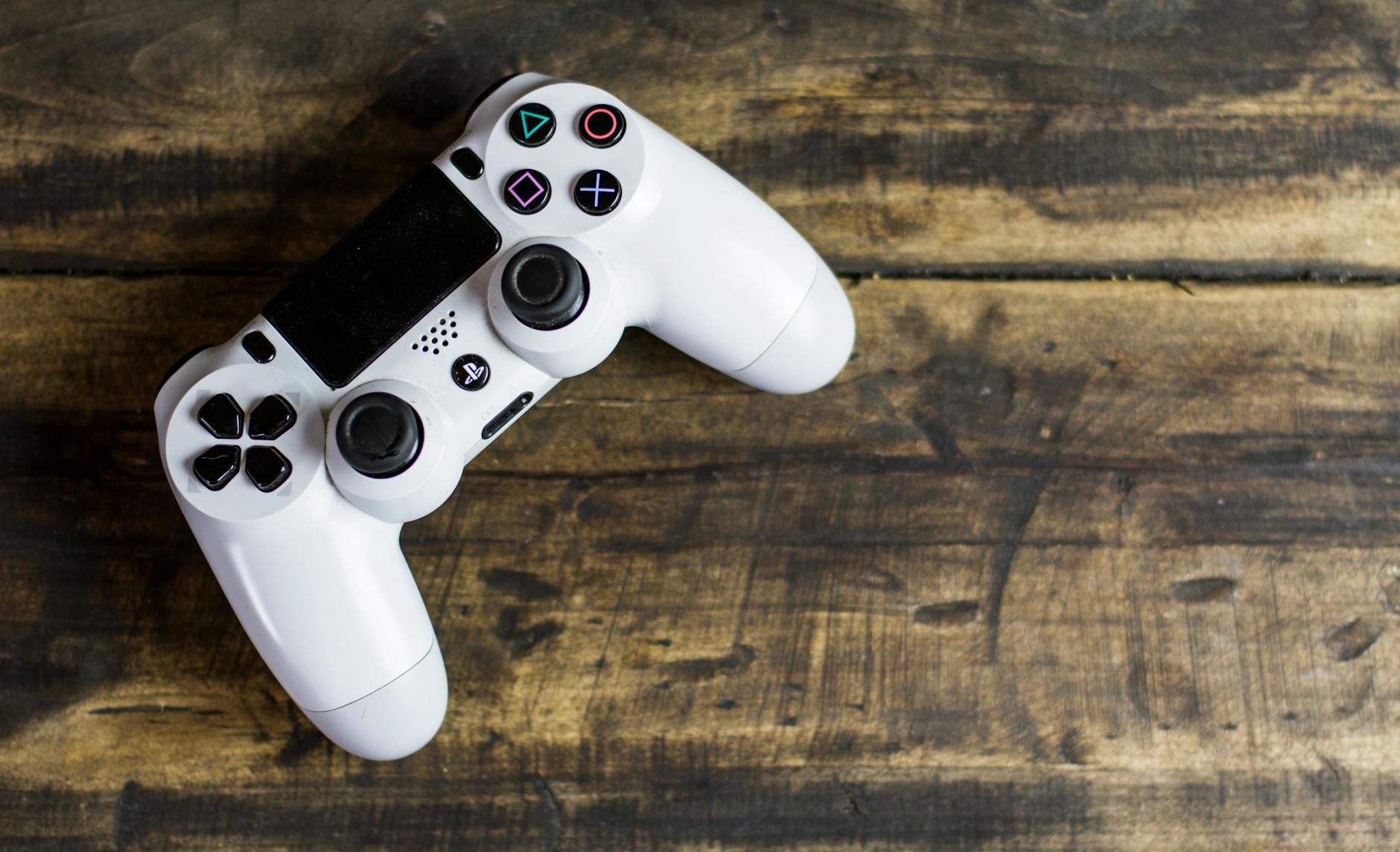PlayStation 6 : Une fuite révèle une manette révolutionnaire avec un bouton « rembobinage »