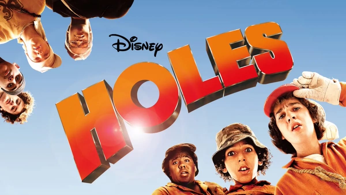 Disney+ adapte « Holes » en série : Un classique de la littérature jeunesse revisité