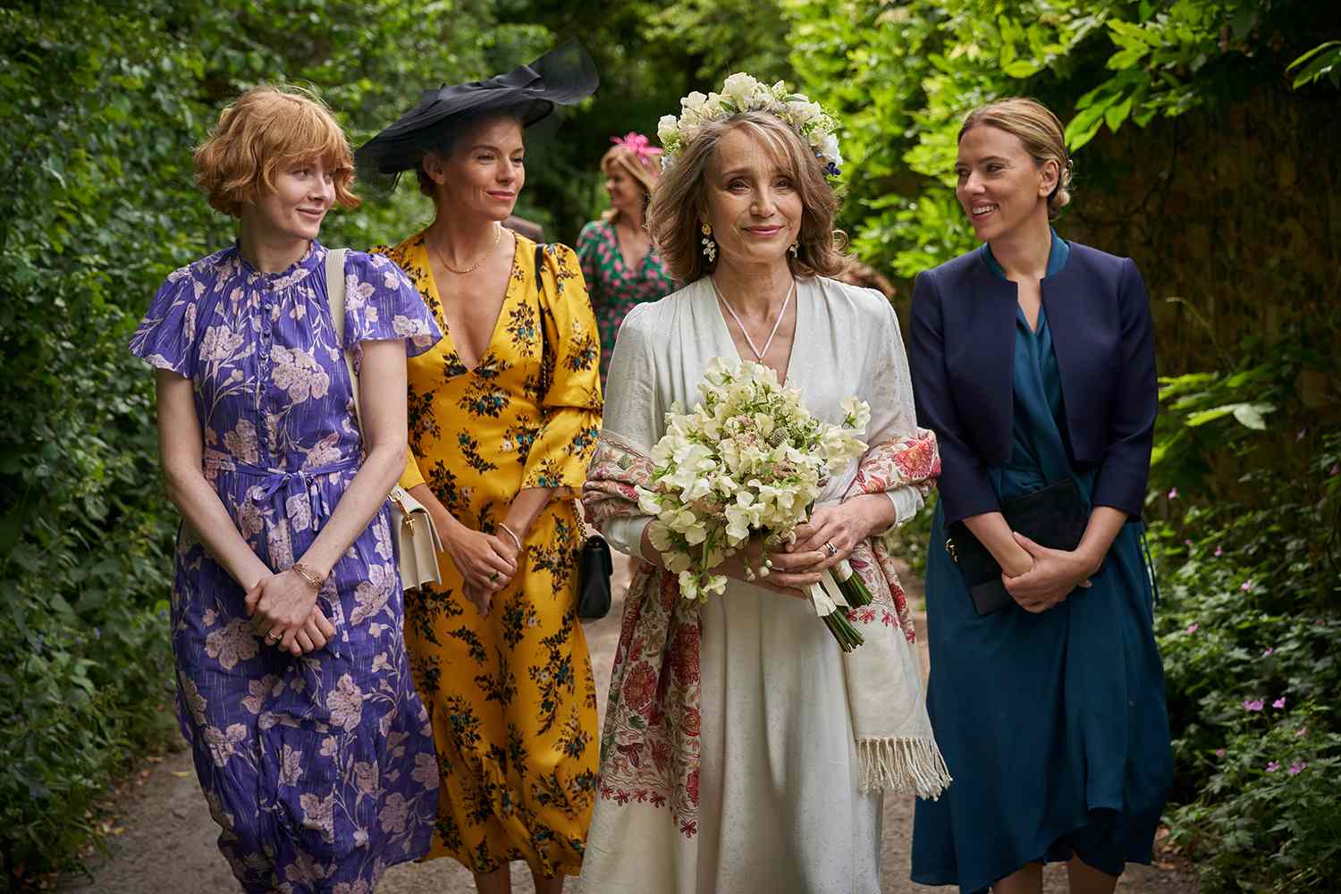 Scarlett Johansson et Sienna Miller réunies sous la direction de Kristin Scott Thomas dans « My Mother’s Wedding »