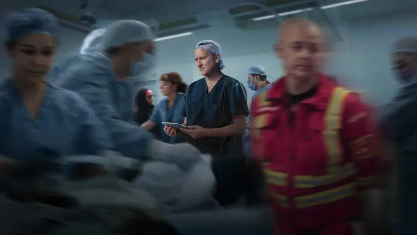 Un choc de réalité : “État critique” expose les urgences vitales du système de santé britannique