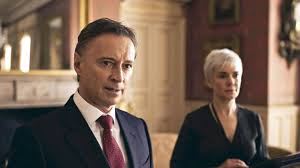 Robert Carlyle incarne Sherlock Holmes dans la saison 2 de Watson