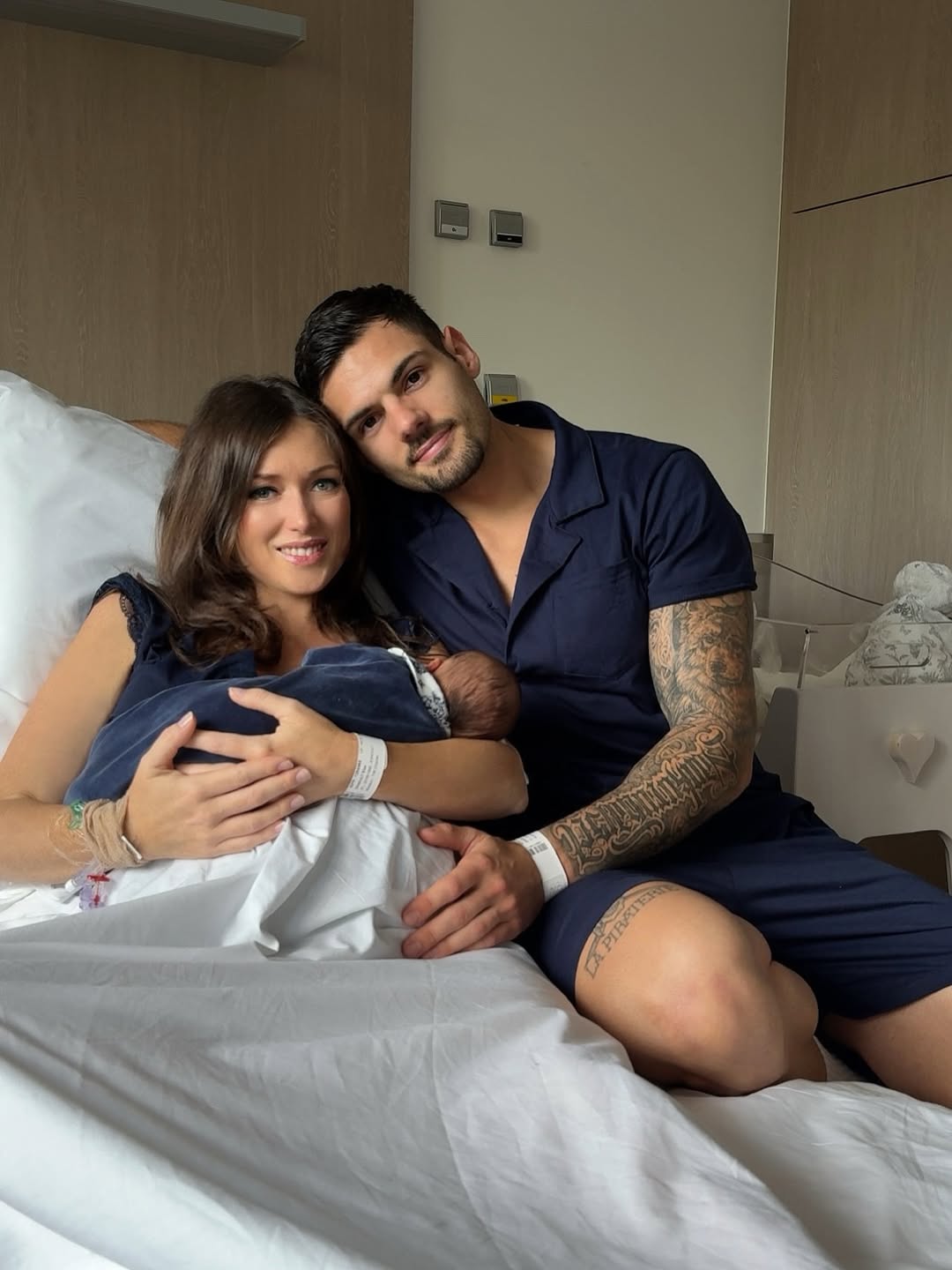 Alexis Horax et Elsa Esnoult : un tendre message pour présenter leur fils au monde (PHOTOS)