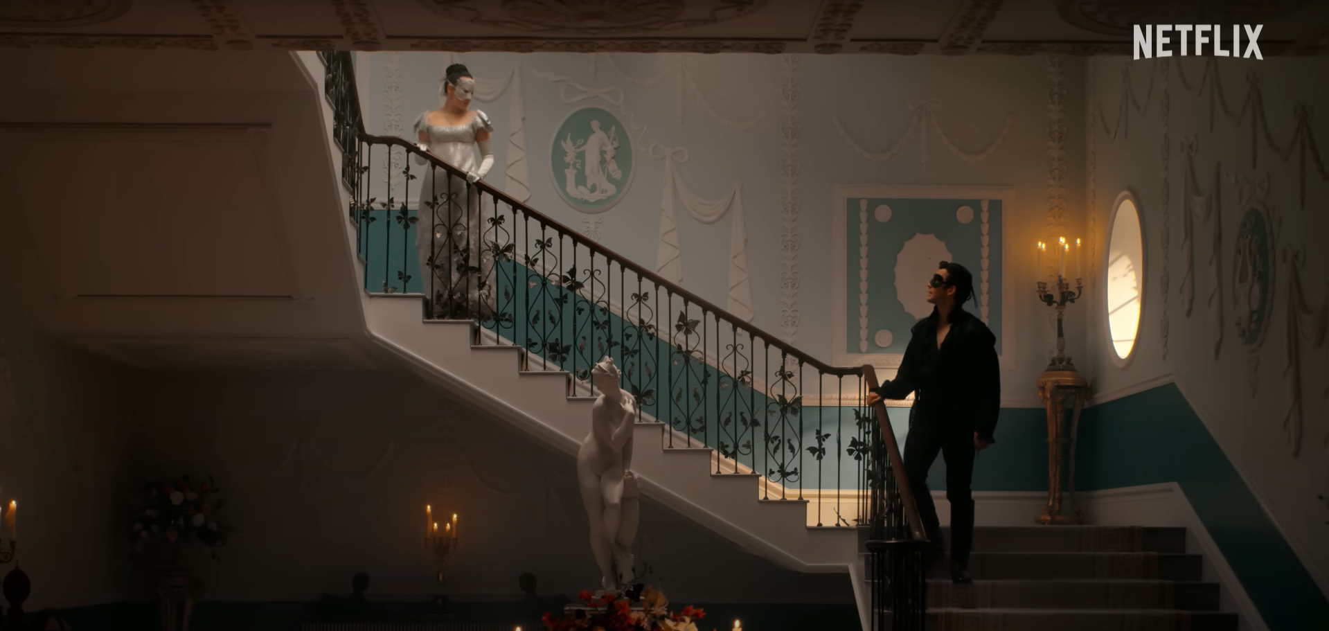 Bridgerton, saison 4 : Netflix annonce une sortie en deux parties et un nouveau héros inattendu (VIDEO)