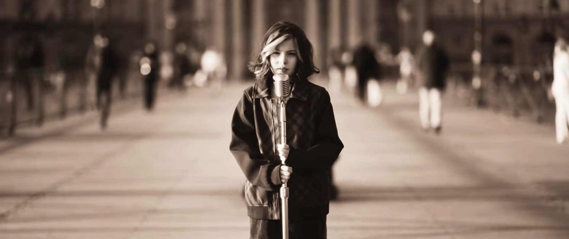 Lou Deleuze (Eurovision Junior 2025) : La jeune prodige dévoile le clip de « Ce Monde »