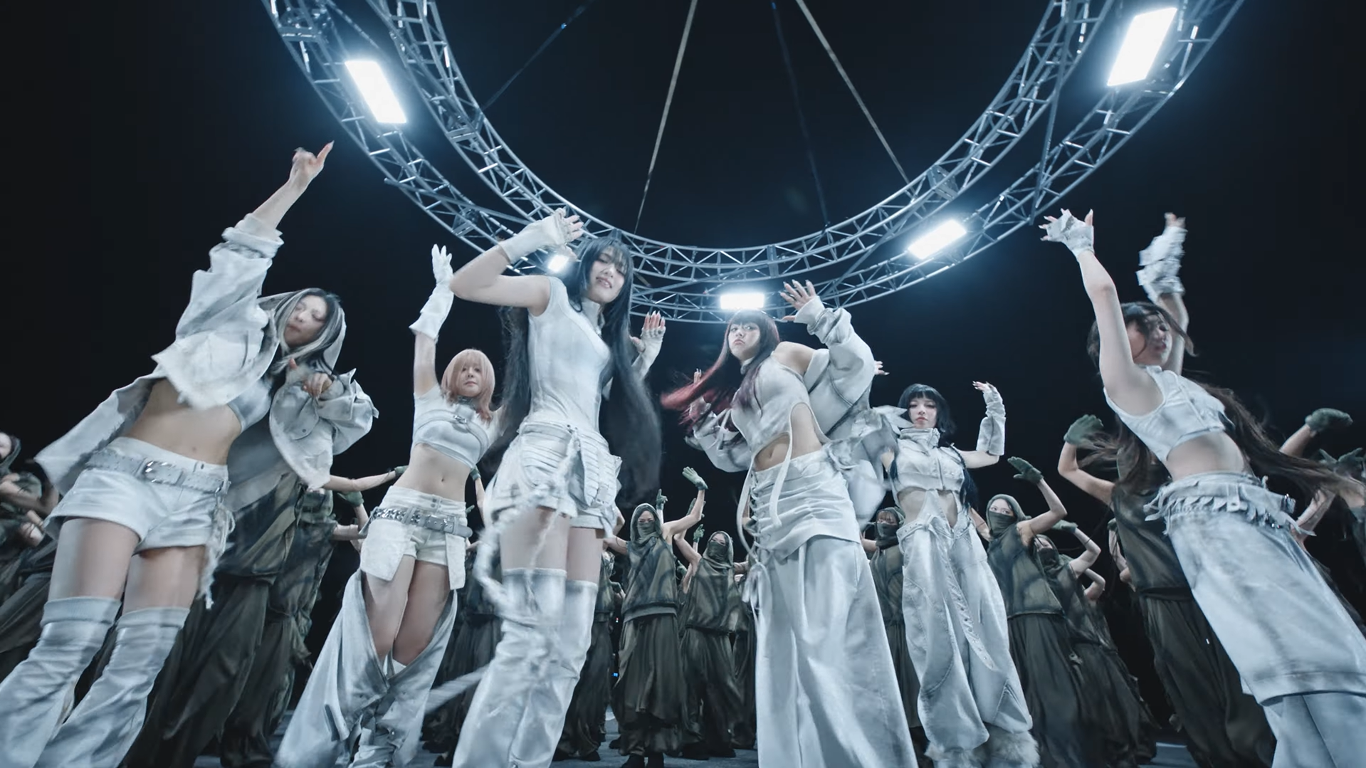 BABYMONSTER électrise la scène avec “We Go Up” : une performance qui signe leur ascension mondiale