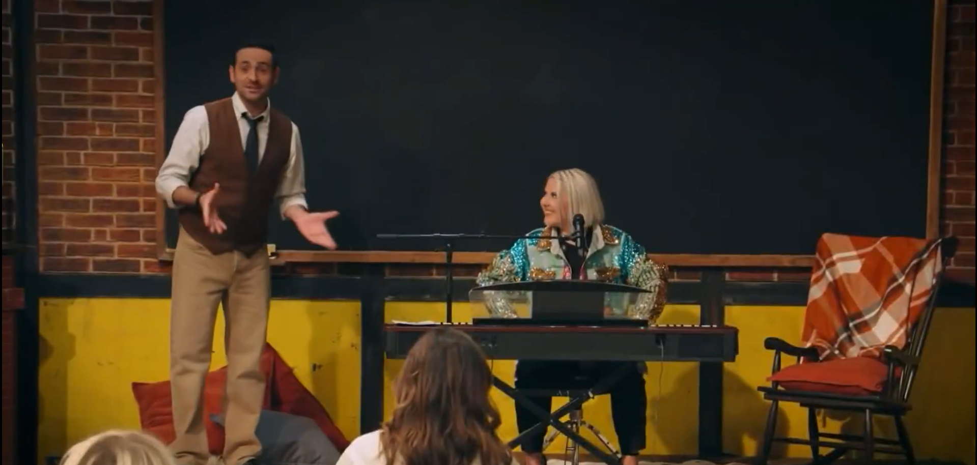 Qui sera le plus nul ? : Camille Combal présente son jeu décalé sur TF1 (VIDEO)