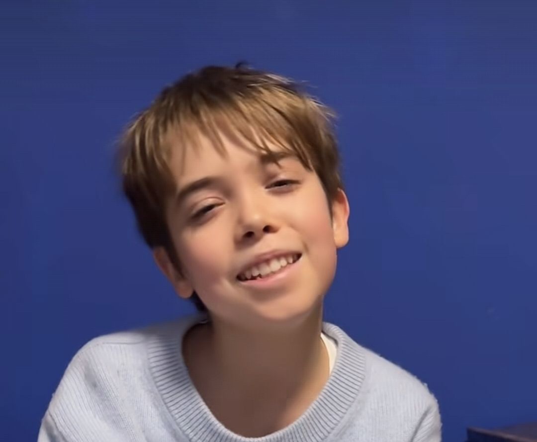 Qui est Gaspard, le jeune prodige qui ravive le souvenir de Grégory Lemarchal ?