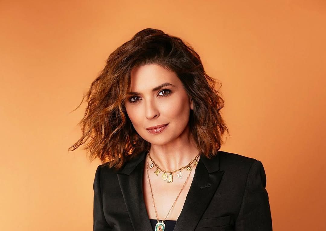 Lucie Bernardoni revient sur le devant de la scène avec “L’alchimiste”