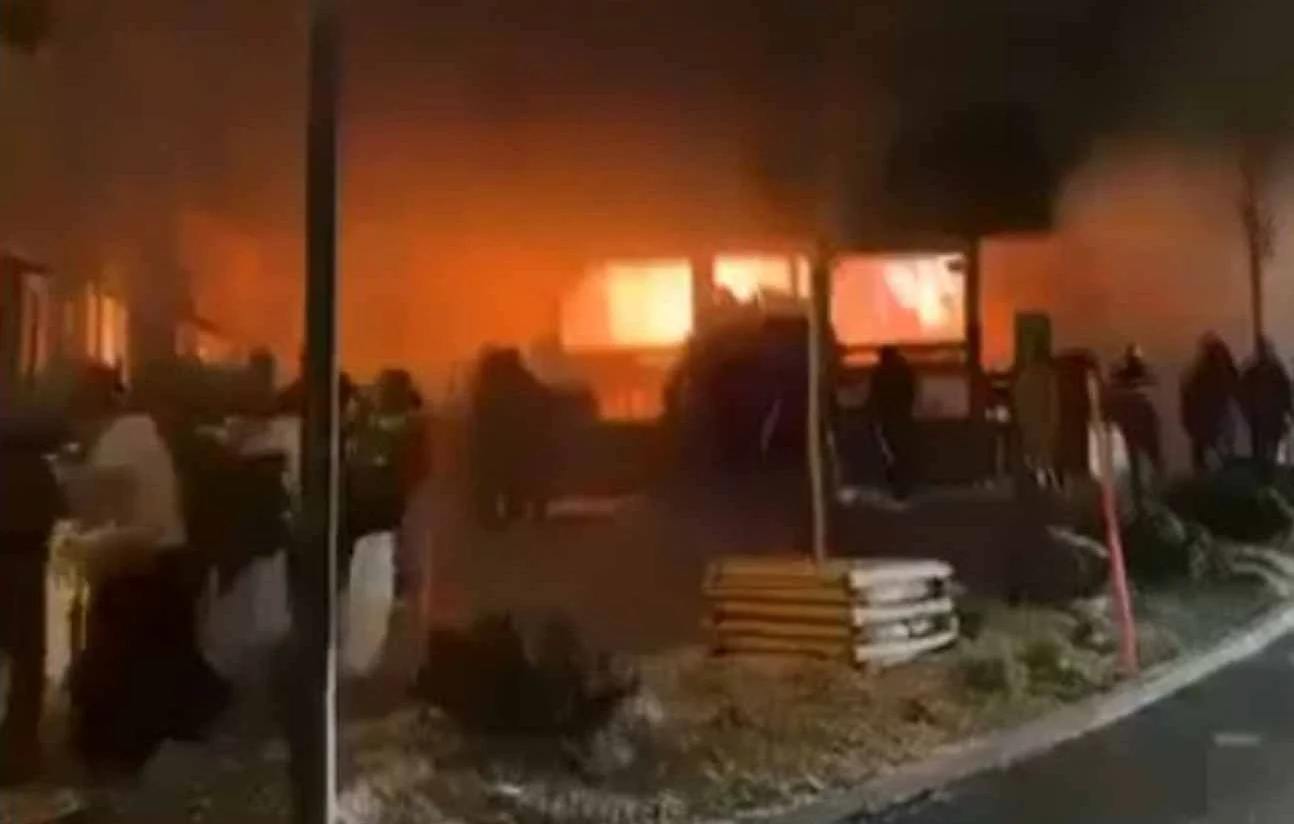 Incendie de Crans-Montana : Découvrez la vidéo qui révèle l’embrasement instantané du plafond