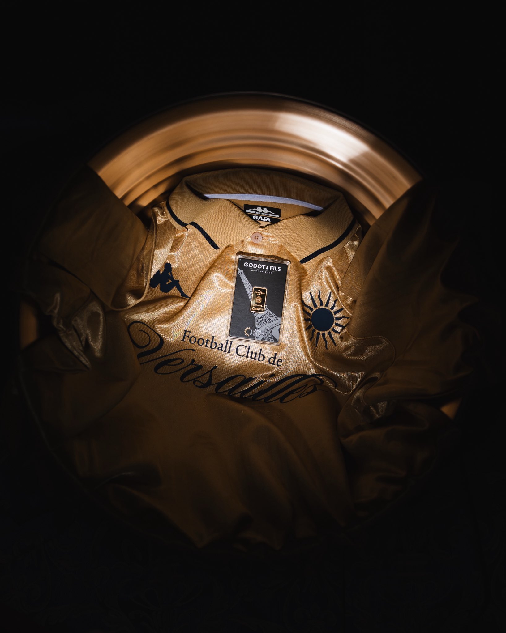FC Versailles lance des maillots Gold et des lingots d’or à gagner