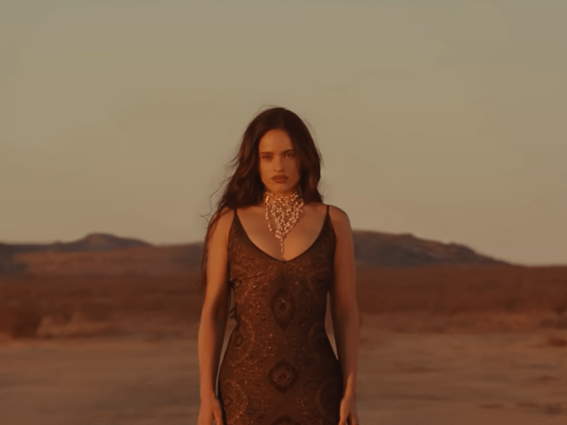 Rosalía choisit l’épure avec le clip de « Sauvignon Blanc&nbsp;»