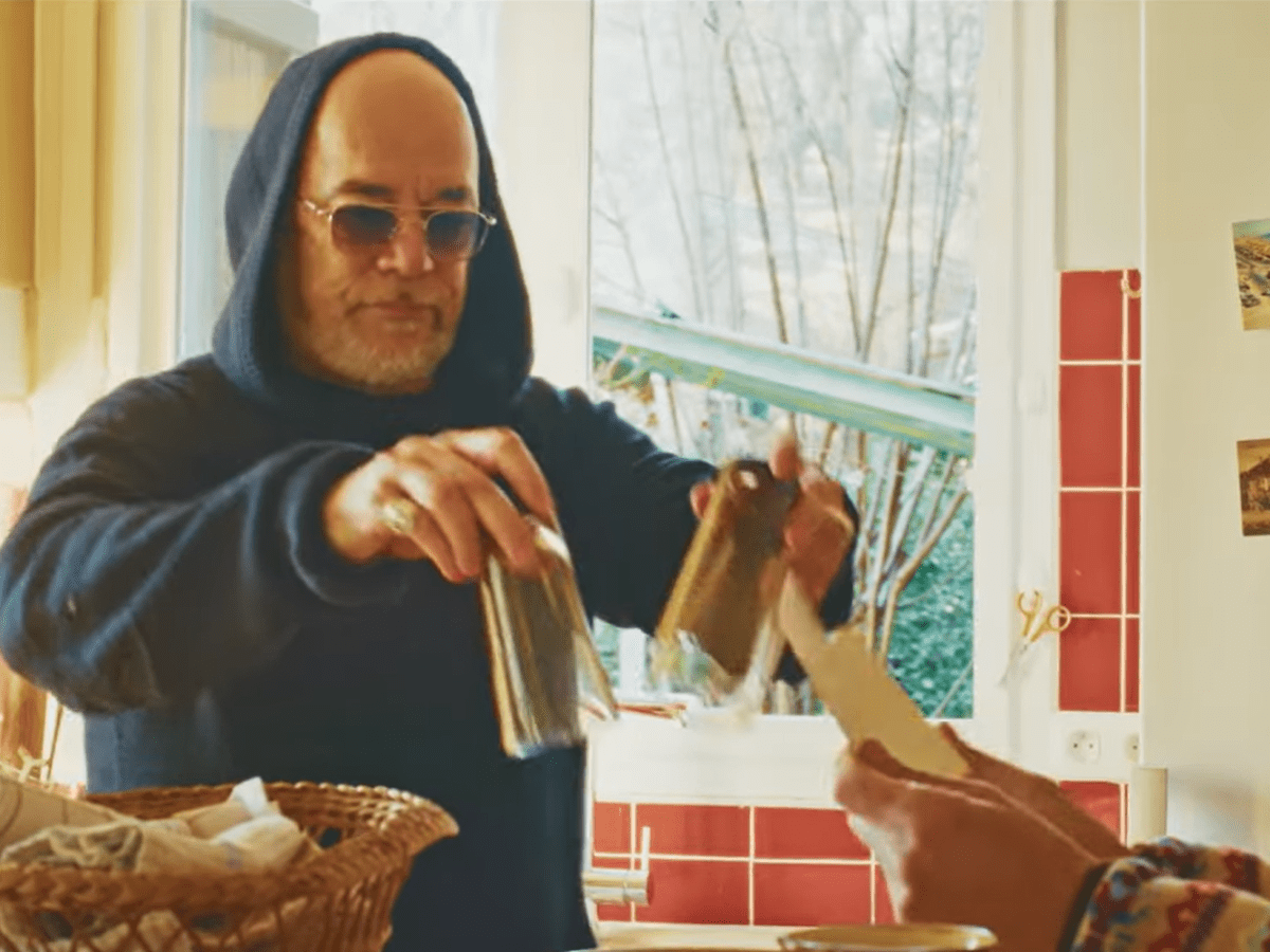 Pascal Obispo et Ycare unissent leurs voix pour le clip de&nbsp;Viens