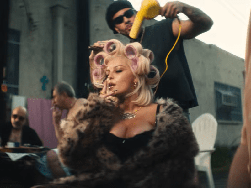 Bebe Rexha célèbre ses racines avec le clip de “Çike&nbsp;Çike”