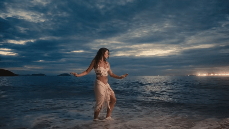 Luiza réinvente « Manhã de Carnaval » dans un clip&nbsp;poétique