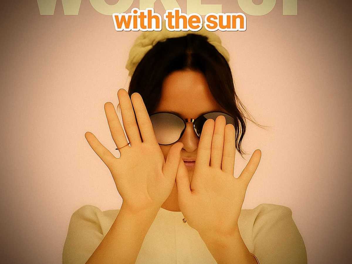 Klaraa se dévoile avec « Woke up with the sun », un premier single électro-pop&nbsp;lumineux