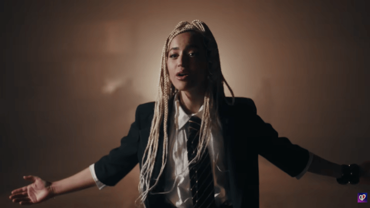 Eurovision 2026 : Monroe dévoile « Regarde », le clip de la chanson qui représentera la&nbsp;France