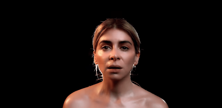 Julie Zenatti bouleverse avec le clip intime de “Plein phare”, inspiré de son agression subie à 10&nbsp;ans