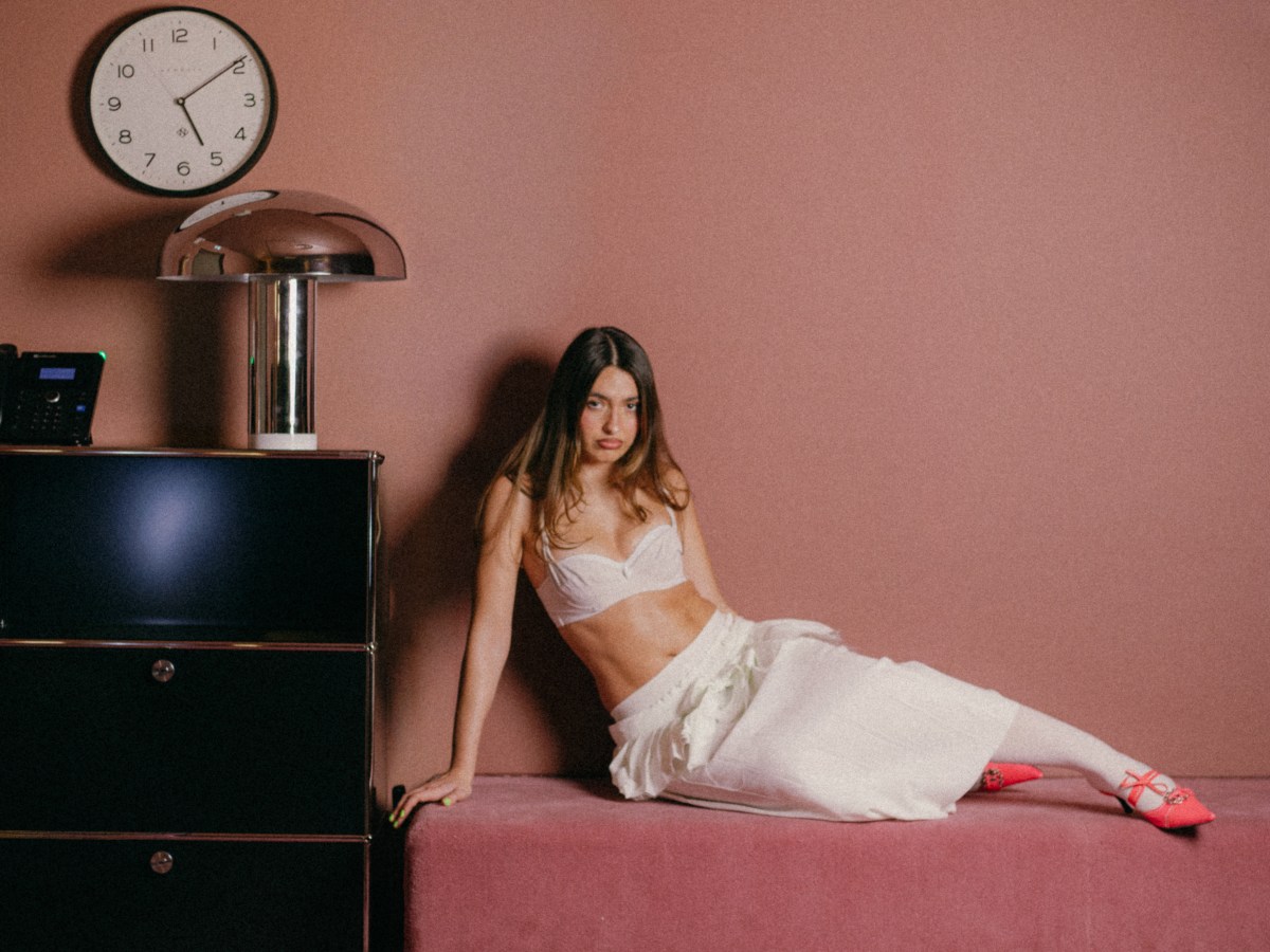 Ema (Star Academy) : Son single “Pourquoi tu m’aimes ?” pourrait bien rebattre les&nbsp;cartes