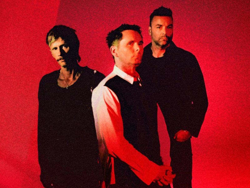 Muse frappe fort : Un clip envoyé dans l’espace et un nouvel album annoncé… le groupe dépasse toutes les limites&nbsp;!