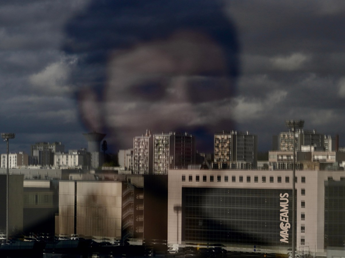 “AU-DELÀ” : MAC SEAMUS explore la perte avec une lucidité&nbsp;brute