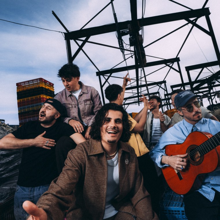 Carbonne frappe fort avec « Ne me quitte pas » : le single qui annonce un tournant majeur avant l’album Café&nbsp;Mundo