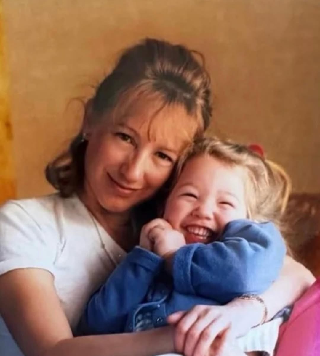 « J’ai perdu la moitié de mon cœur » : L’hommage bouleversant de Laura Smet à sa mère Nathalie Baye émeut la France entière