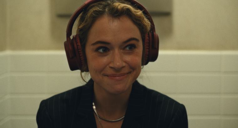 Apple TV+ frappe fort avec Tatiana Maslany : “Plaisir Maximum Garanti” dévoile un teaser aussi intrigant que&nbsp;déroutant