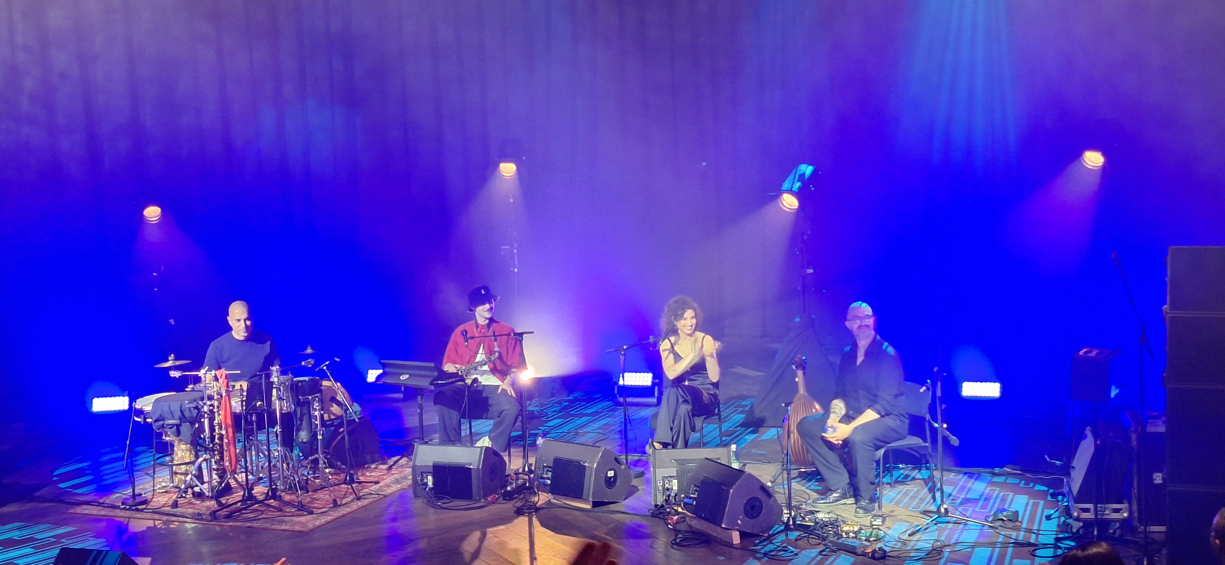 Camélia Jordana envoûte le MUCEM avec un concert intime et profondément sincère