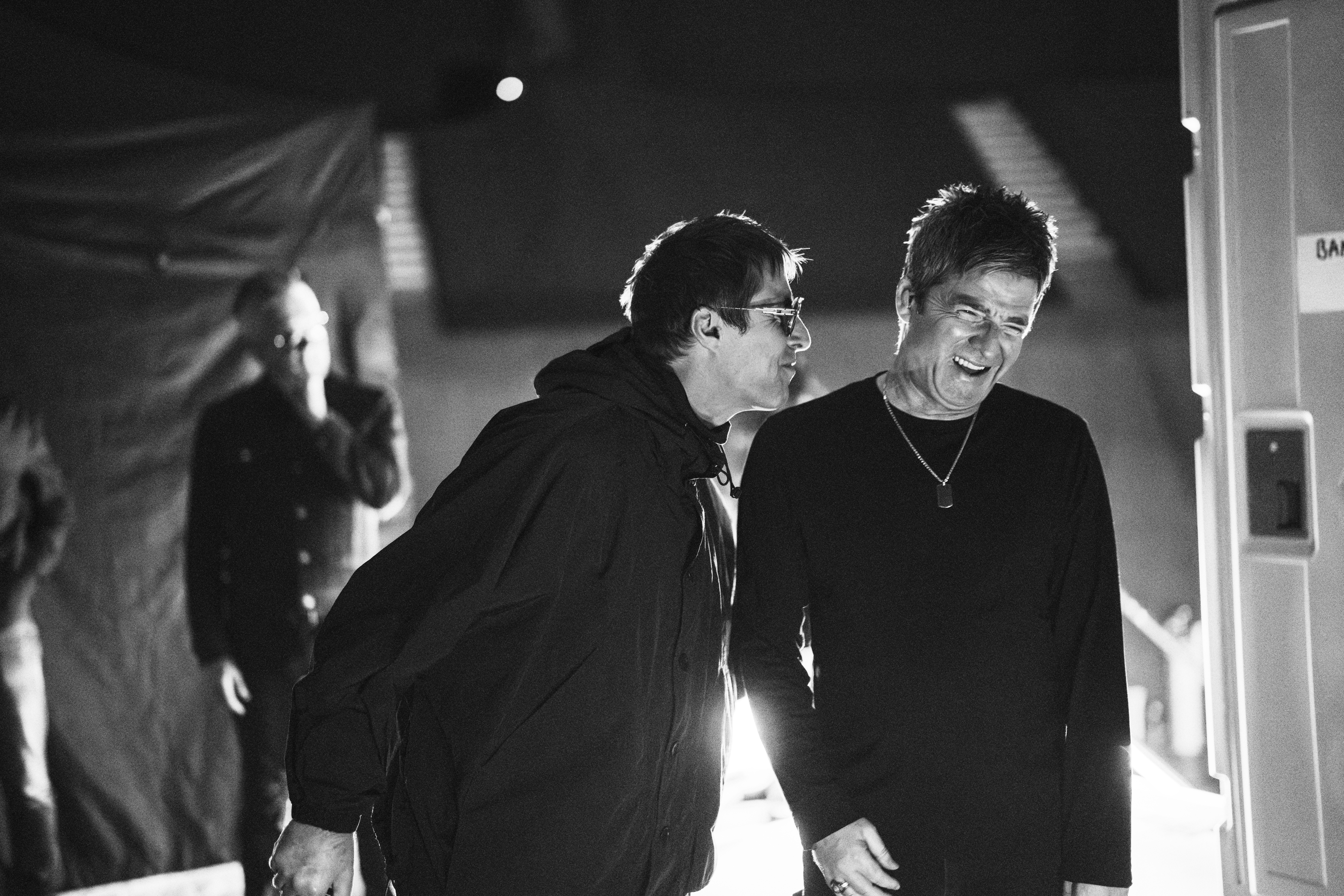 Oasis : Un documentaire événement signé Steven Knight promet une immersion inédite dans la tournée des retrouvailles