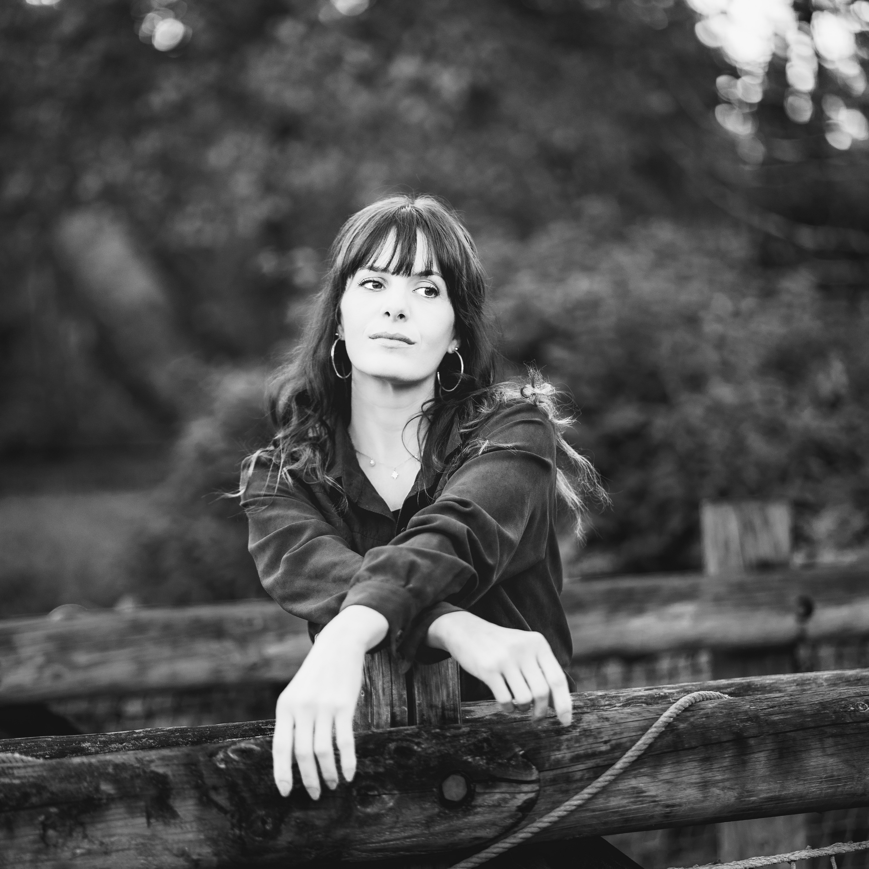 Julie Perré dévoile “Sage”, un premier EP intime et lumineux qui fait de la sensibilité une force