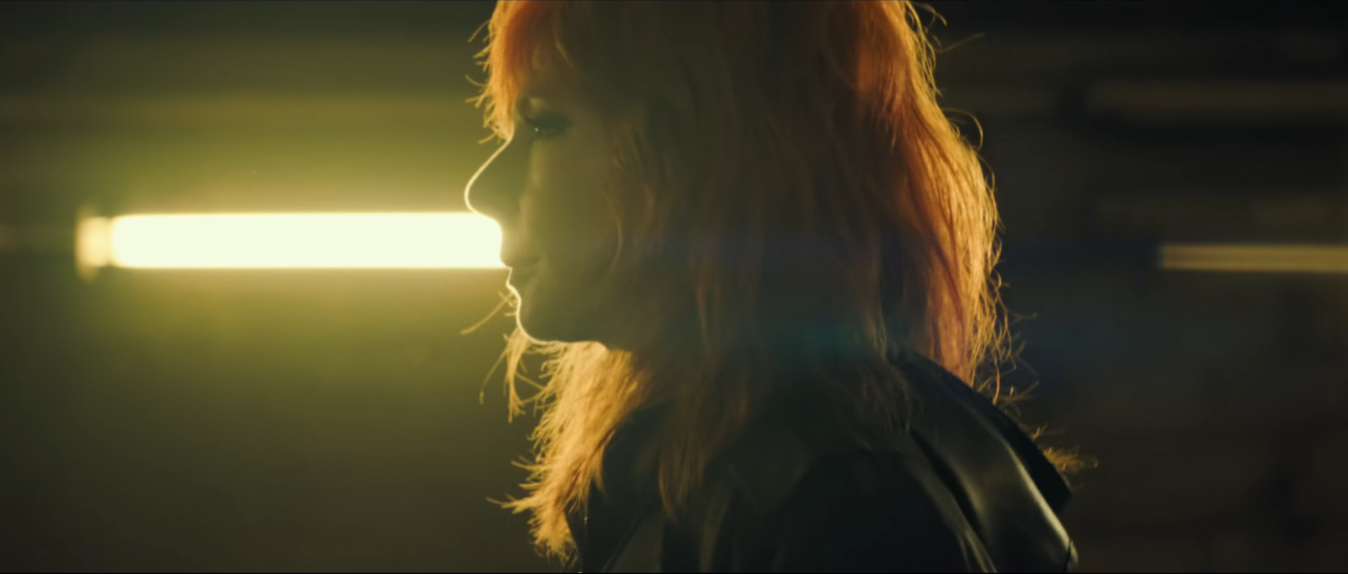 Mylène Farmer crée l’événement avec un clip signé Julia Ducournau et un fascinant retour vers son propre mythe