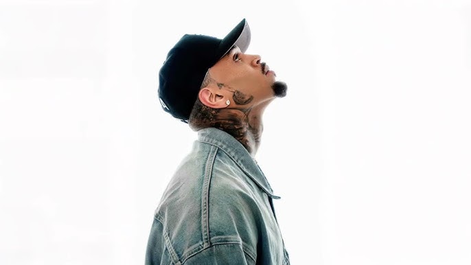 Chris Brown plaide coupable à Londres : Le chanteur connaîtra sa peine en octobre après l’agression présumée de 2023
