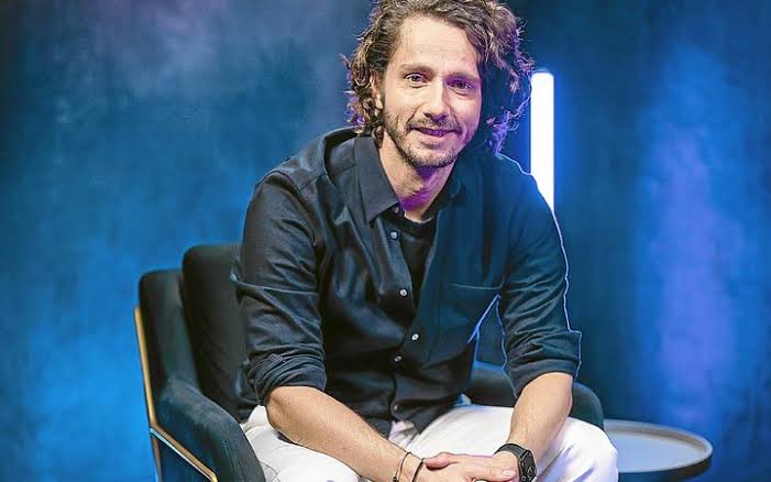 Guillaume Pley reconnaît des échanges « inappropriés » avec des mineures et revient sur ses anciennes méthodes