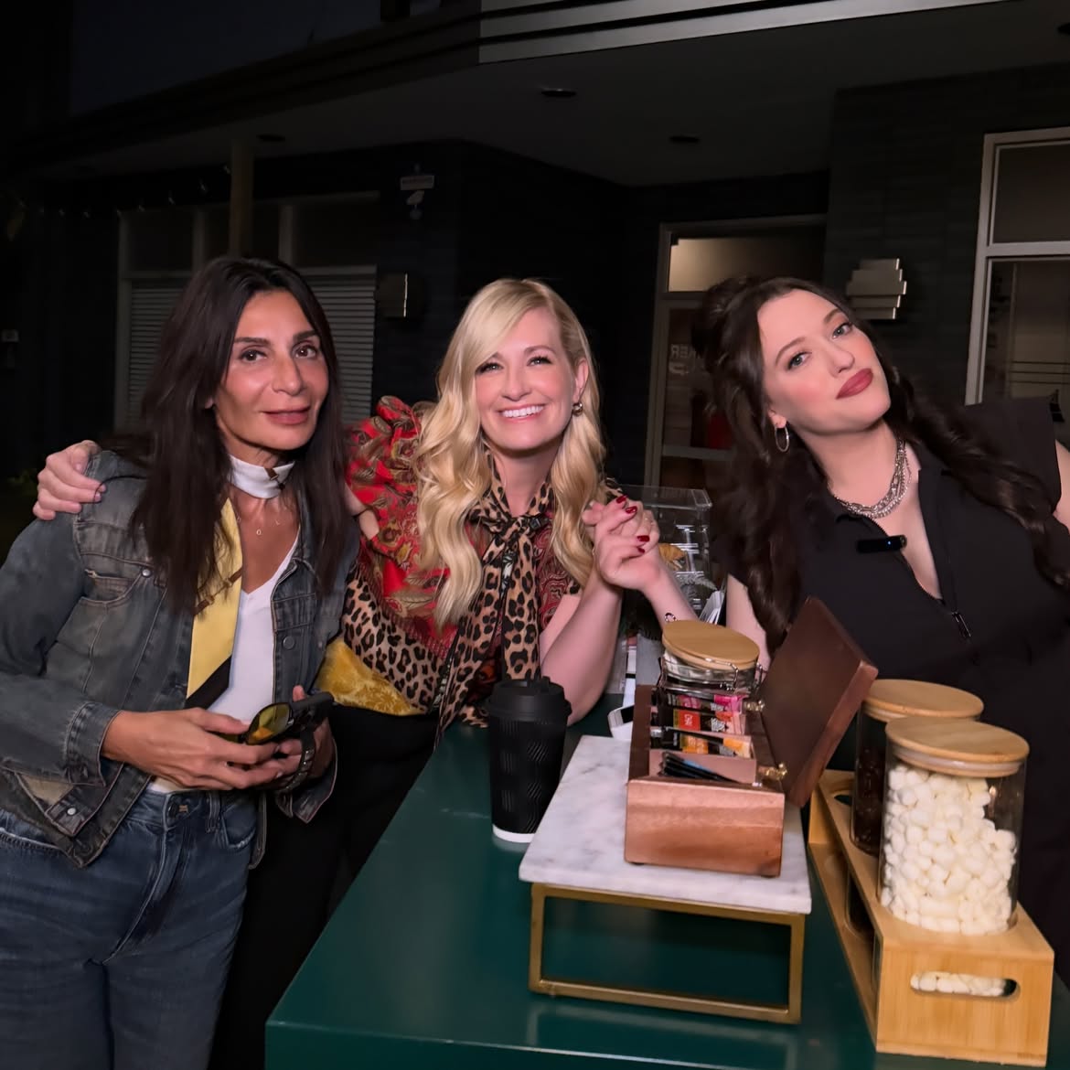 2 Broke Girls : Kat Dennings et Beth Behrs enfin réunies à l’écran près de dix ans après la fin de la série