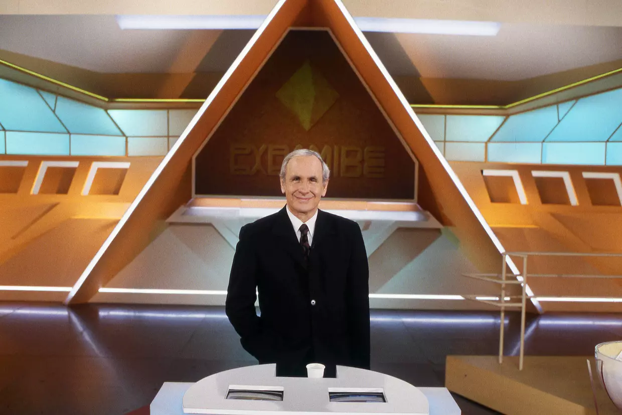 Pyramide de retour sur TF1 : Arthur relance le jeu culte avec une diffusion quotidienne inattendue !