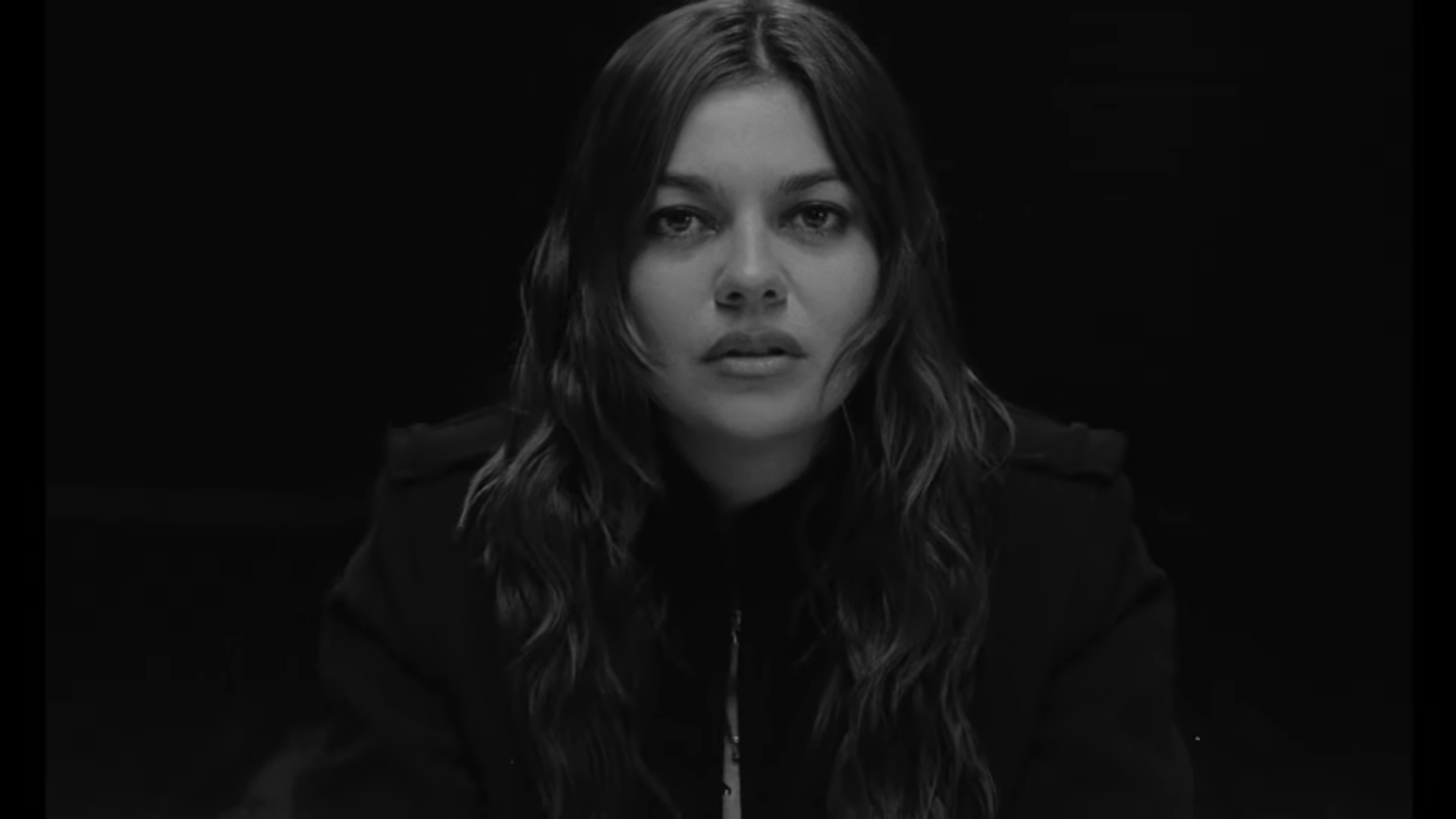 Louane dévoile le clip de « yeux » : Un nouveau chapitre s’ouvre avant l’album watch out