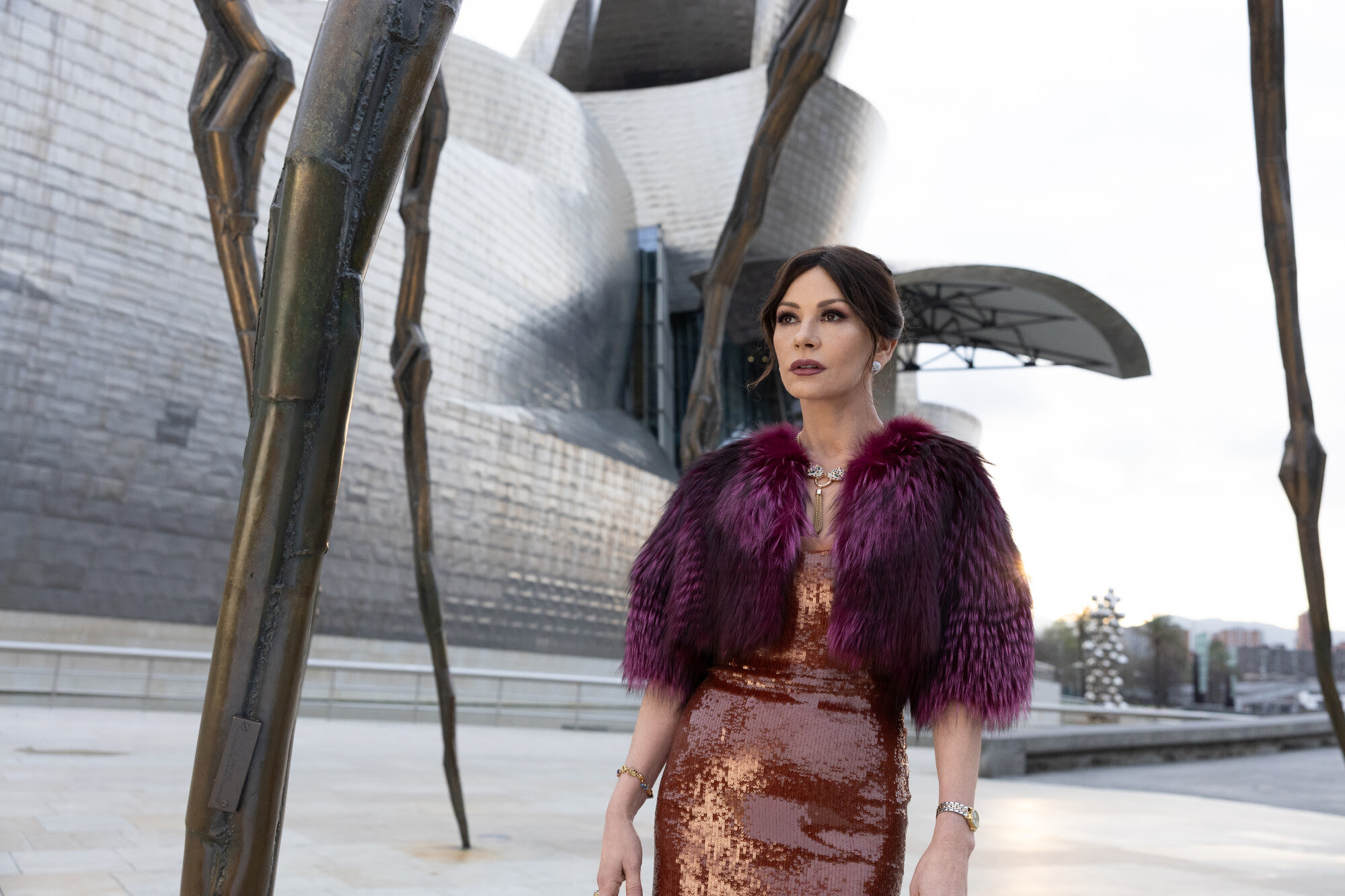 Catherine Zeta-Jones traquée par les tueurs les plus redoutables du monde : KILL JACKIE arrive sur HBO Max