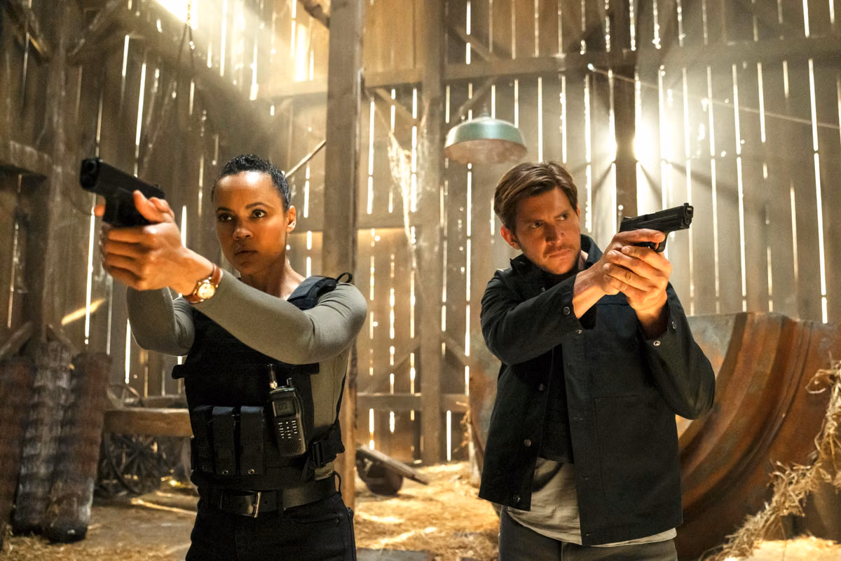Neagley saison 2 déjà confirmée : le spin-off de Reacher explose les compteurs sur Prime Video